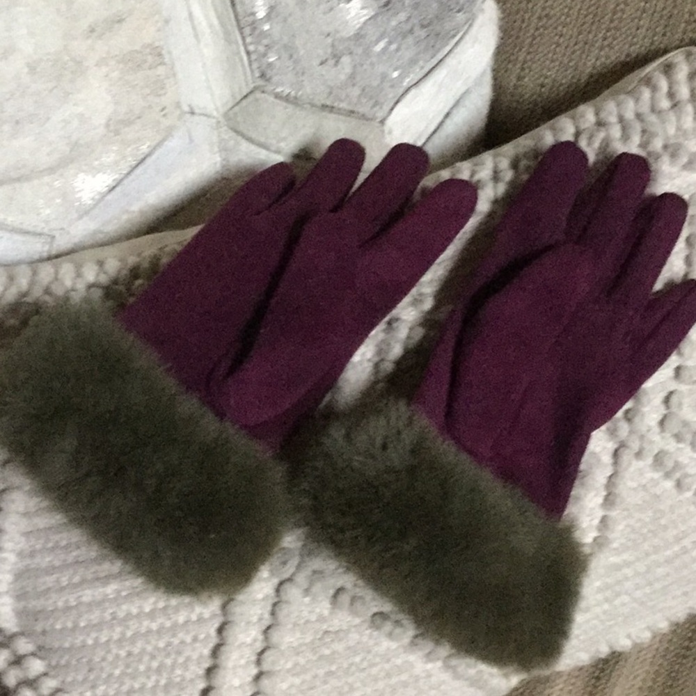 Winter driving gloves faux fur POWDER farmer’s market Sunday brunch travel vacay